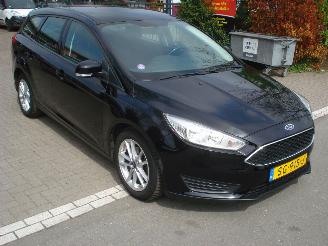 skadebil auto Ford Focus 1.0 74KW STATION AIRCO-NAVIGATIE 2018/3