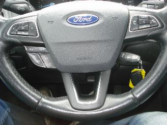Ford Focus 1.0 74KW STATION AIRCO-NAVIGATIE picture 10