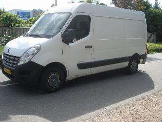 uszkodzony samochody ciężarowe Renault Master AUTOMAAT L2-H2  2.3DCI 92KW 2011/5