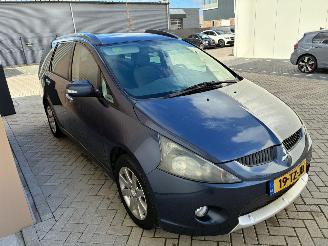 Unfallwagen Mitsubishi Grandis 2.4-16V InSport 7-Persoons 2007/3