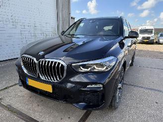 Schadeauto BMW X5 45e M-Sport Panoramadak Harman Kardon 2020/1