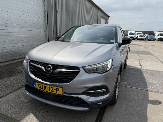 krockskadad bil auto Opel Grandland 1.2 Turbo Business Executive Automaat 2017/10