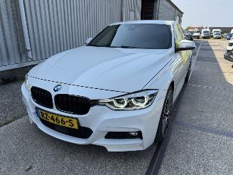 Vaurioauto  passenger cars BMW 3-serie 330e High Executive M-Sport 2016/9