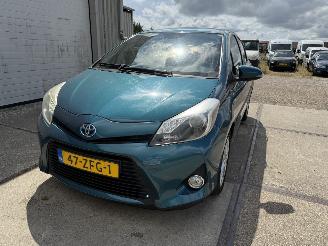 škoda osobní automobily Toyota Yaris 1.5 Full Hybrid Dynamic 2012/11