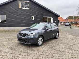 krockskadad bil auto Seat Arona STYLE 110 PK NAVI CLIMA CAMERA LED VIRT DASH PARK ASS CRUISE B.J 2024 2024/2