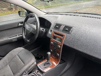 Volvo  V-50 1.8 EDITION 125 PK AIRCO TREKHAAK B.J 09-2005 GEEN SCHADE picture 9