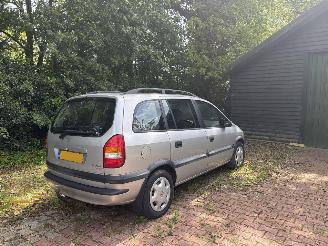 Schadeauto Opel Zafira A DIESEL 2.0 DLT COMFORT 7 PERSONEN B.J 2000 Sloop 2000/2