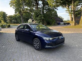 krockskadad bil auto Volkswagen Golf GTE PLUG IN HYBRIDE AUTOMAAT STYLE NAVI CLIMA CAMERA LED B.J 2023 2023/10