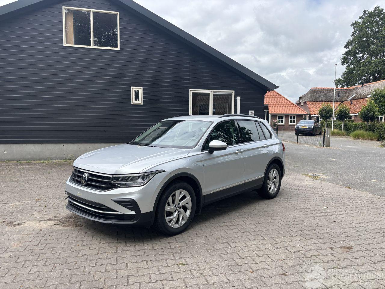Volkswagen Tiguan 1.5 AUTOMAAT 150 PK NAVI CLIMA CAMERA LED TREKHAAK B.J 2024