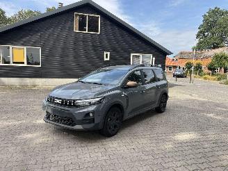 Vaurioauto  passenger cars Dacia Jogger 8 HYBRIDE AUTOMAAT 7 PERS EXTREEM NAVI CLIMA CAMERA CRUISE LED B.J 04-2026 2026/4