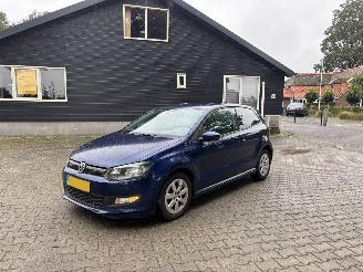 Vaurioauto  passenger cars Volkswagen Polo TDI NAVI AIRCO STOELVERW CRUISE B.J 2011 2010/4