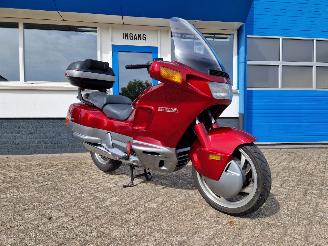 Vaurioauto  motor cycles Honda  PC 800 PACIFIC COAST 1993/3