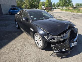 Voiture accidenté Jaguar XE 2.0D 2016/3