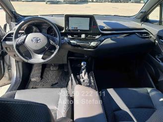 Toyota C-HR  picture 8