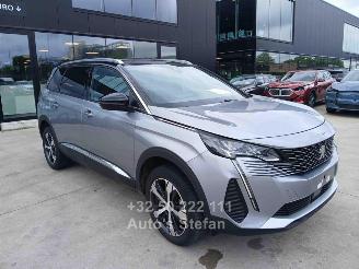 Damaged car Peugeot 5008 ALLURE 2023/6