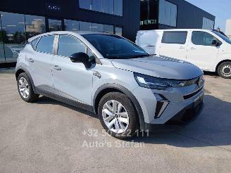 damaged passenger cars Renault Captur ZEN 2025/12