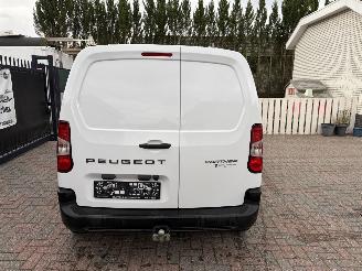 Schadeauto Peugeot Partner AUTOMATIC - 131,PS HDI KLIMA 2024/11
