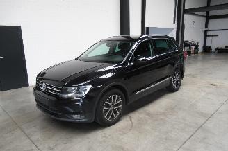 Schadeauto Volkswagen Tiguan COMFORTLINE 2019/5