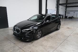 skadebil auto BMW 1-serie ADVANTAGE 2021/9