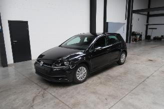 krockskadad bil auto Volkswagen Golf TRENDLINE 2017/4