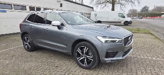 Vaurioauto  passenger cars Volvo Xc-60 2.0L Benzine R Design*AWD*LED*Leren bekleding*Camera*Sound*Digitaal* 2018/6