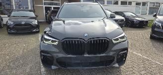 Vaurioauto  passenger cars BMW X5  2022/12