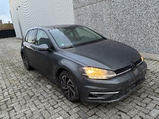 uszkodzony samochody osobowe Volkswagen Golf VW GOLF 7 1.6TDI DSG 2018 2018/12