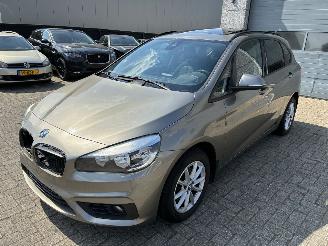 uszkodzony samochody osobowe BMW 2-serie BMW 216d 2015 2015/6