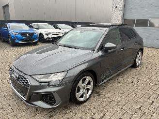 Schadeauto Audi A3 AUDI A3 2.0D 2022 S LINE 2022/1