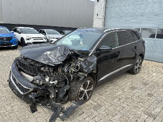 damaged passenger cars Peugeot 5008 PEUGEOT 5008 1.2I 2017 7 ZIT 2017/12