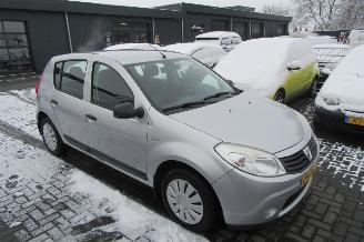 Vaurioauto  passenger cars Dacia Sandero 1.6 Ambiance 2008/8