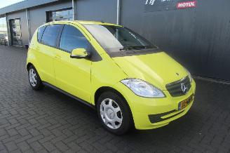 Vaurioauto  passenger cars Mercedes A-klasse 160 CDI Classic 2009/1