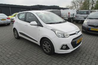 krockskadad bil auto Hyundai I-10 Motion Comfort Automaat 2014/6