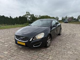 Unfallwagen Volvo S-60 2.0 D3 2011/1