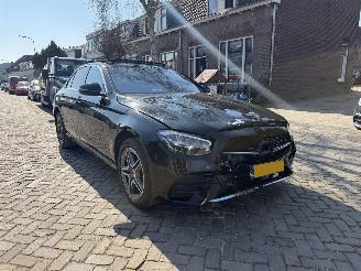 Mercedes E-klasse 300de 4 Matic AMG PANO picture 5