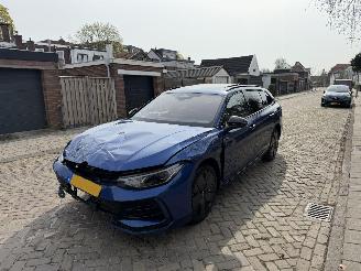 Unfallwagen Volkswagen Passat Variant 1.5 eHybrid R-Line Edition 2025/1