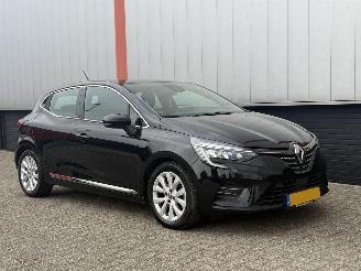 skadebil auto Renault Clio E-TECH HYBRID 140 Intens AUTOMAAT 2021/1