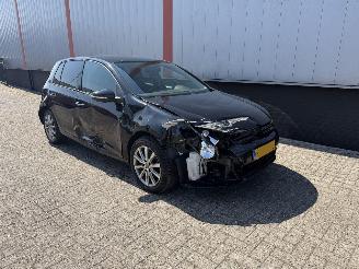 Voiture accidenté Volkswagen Golf 1.6 TDI Comfortline BlueMotion 2011/1