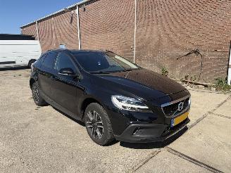 damaged passenger cars Volvo V-40 2.0 D2 Cross Country AUTOMAAT NAP 2016/1