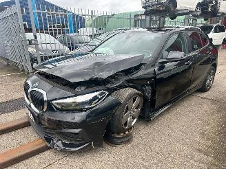 Unfallwagen BMW 1-serie 1.5 116D 2021/1