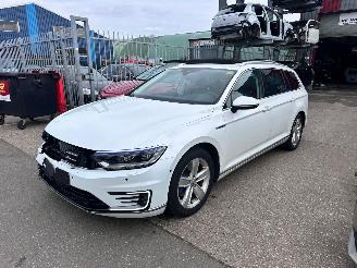 Avarii autoturisme Volkswagen Passat 1.4 GTE / DSG / PANO / VOLLE AUTO / 2018/5