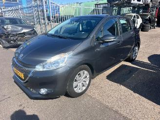 Schadeauto Peugeot 208 1.4 VTI ENVY 38.000 KM 2012/10