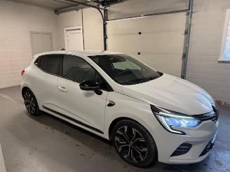 krockskadad bil auto Renault Clio  2022/2