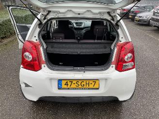 Suzuki Alto 1.0 5drs picture 13