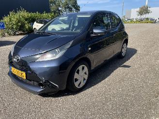 Coche accidentado Toyota Aygo 5drs xplay 2016/8