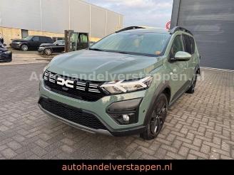 Schadeauto Dacia Jogger Expression 81 kW TCE Navi LED 2025/2