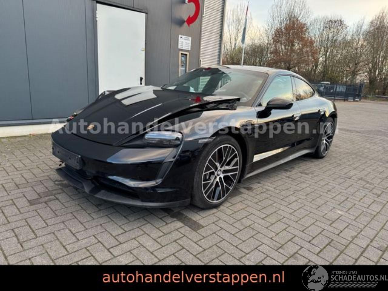 Porsche Taycan 350KW Panorama-Glasdach Leder 20zoll