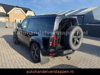 Land Rover Defender 110 D250 3.0L X-Dynamic SE Pano BLACK P picture 3