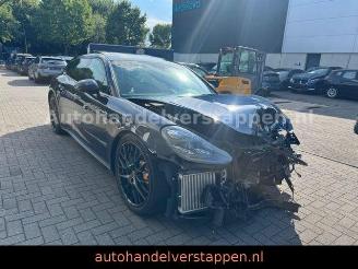 Unfallwagen Porsche Panamera Sport Turismo 4 E-Hybrid Platinum Editi 2022/11
