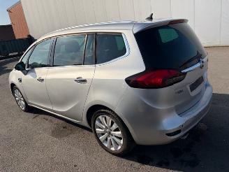 damaged passenger cars Opel Zafira AUTOMAAT 7 SEATS 2012/2